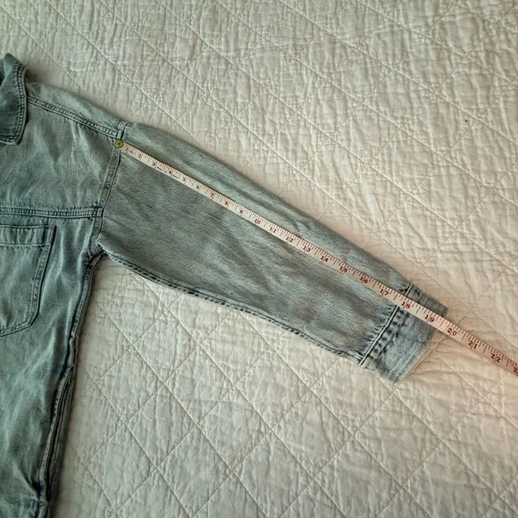 GAP Women's Faded Blue Jean Jacket - Picture 10 of 11